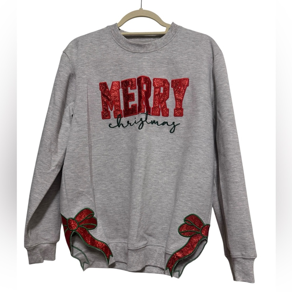 Heather Gray Merry Christmas Sweatshirt with Red Bow Accents NWOT size M